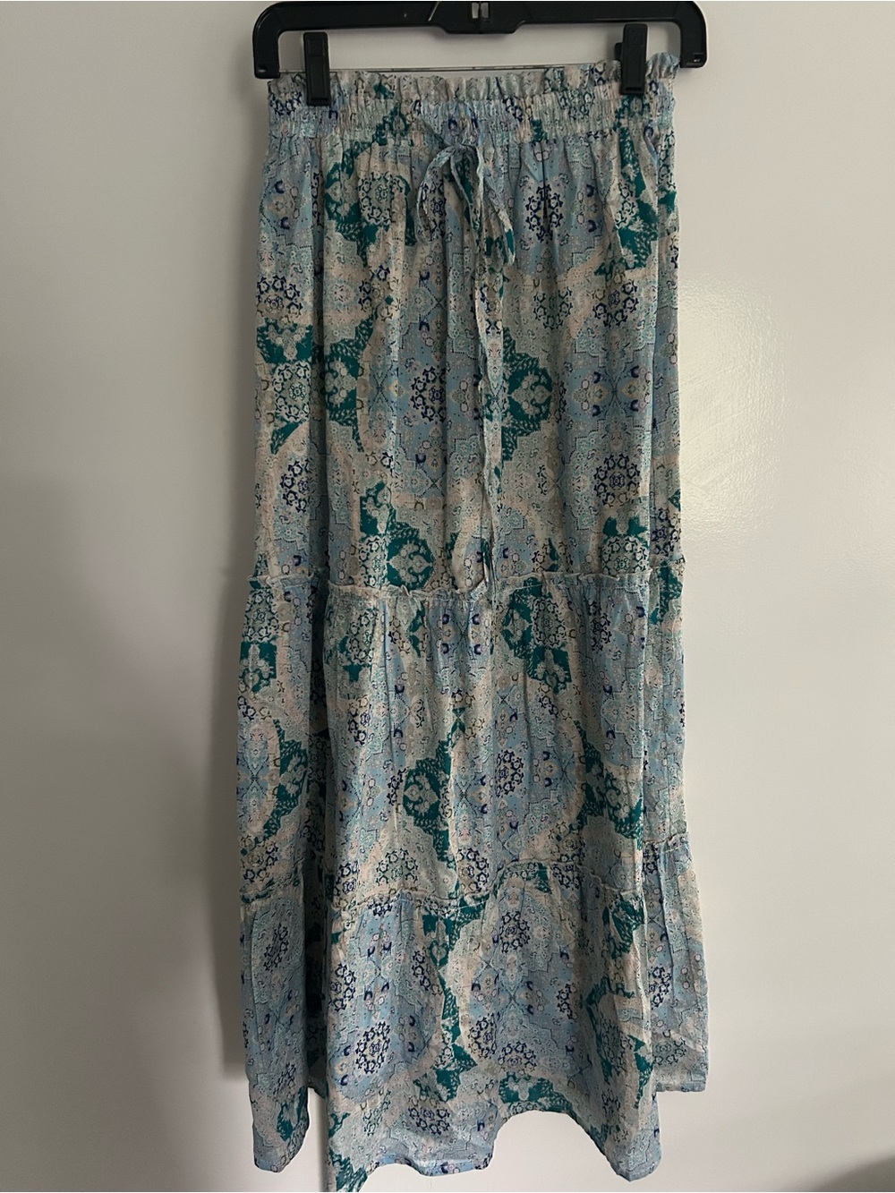 Heartloom maxi skirt NWOT🩵 size XS